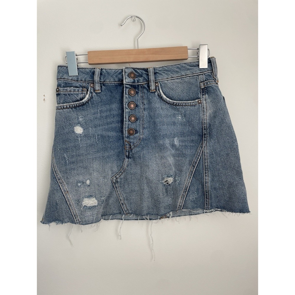 We The Free Denim High Waisted Mini Skirt Buttonfly Size 27 Distressed Cotton‎